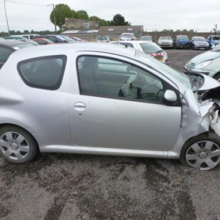 Custode arriere gauche TOYOTA AYGO 1