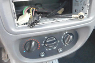 Poignee interieur arriere droit RENAULT CLIO 2