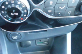 Poignee interieur arriere droit RENAULT CLIO 4