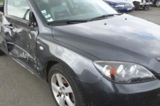 Poignee porte avant gauche MAZDA 3 1