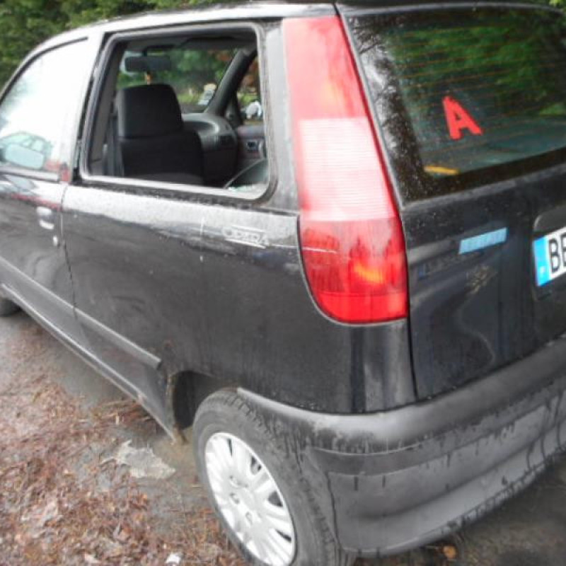 Custode arriere droit FIAT PUNTO 1 Photo n°4