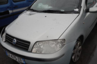 Custode arriere gauche FIAT PUNTO 2 Photo n°1