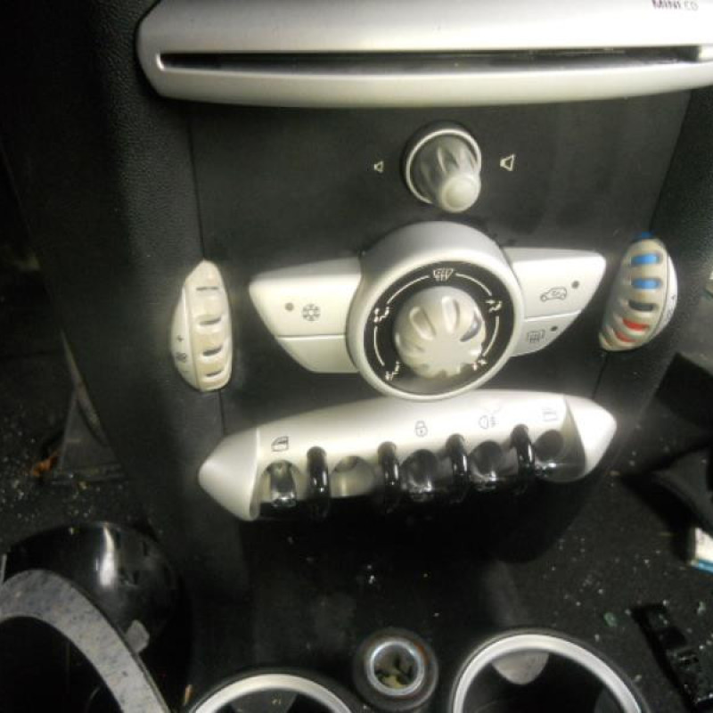 Poignee interieur avant droit MINI MINI 2 R56 Photo n°9