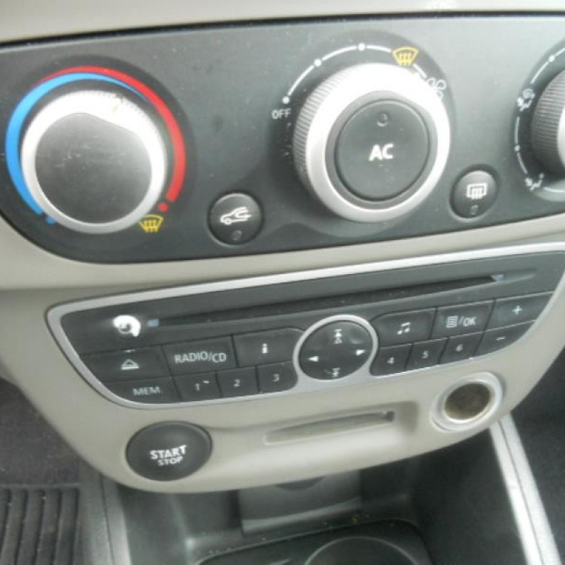 Poignee interieur arriere gauche RENAULT MEGANE 3 Photo n°11