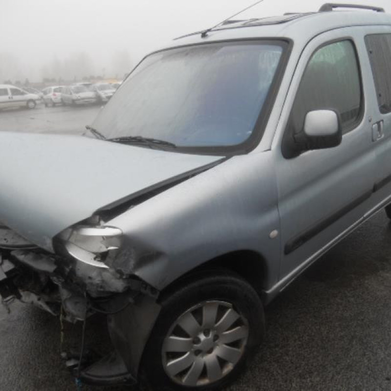 Vitre arriere droit CITROEN BERLINGO 1 Photo n°1