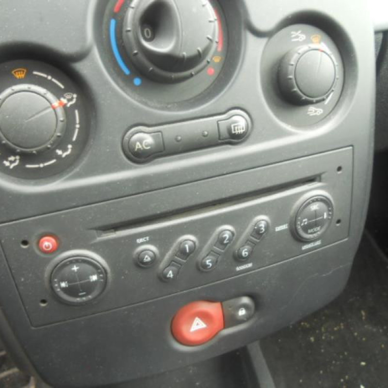 Poignee interieur arriere gauche RENAULT CLIO 3 Photo n°9