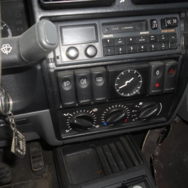 Poignee interieur arriere droit RENAULT R19 Photo n°9