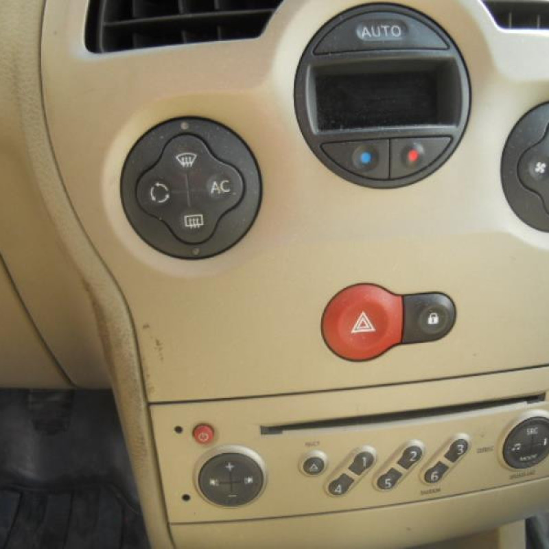 Poignee interieur avant droit RENAULT GRAND MODUS Photo n°11