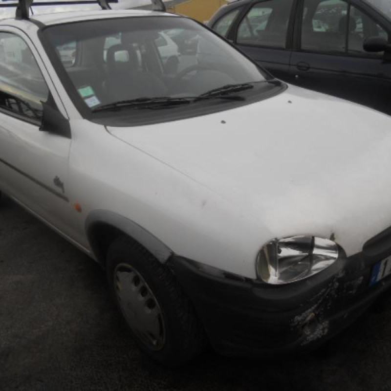 Pare choc arriere OPEL CORSA B Photo n°3