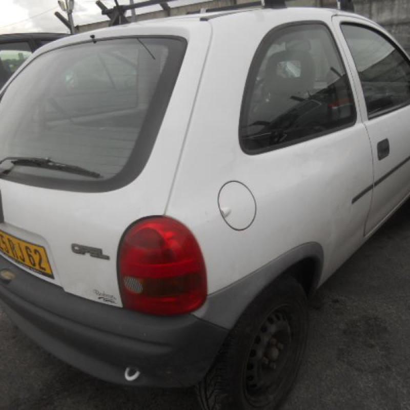 Pare choc arriere OPEL CORSA B Photo n°4