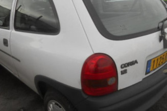 Pare choc arriere OPEL CORSA B