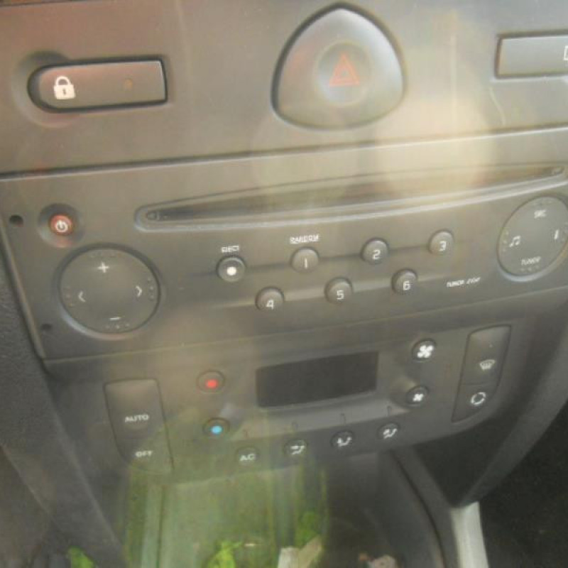 Poignee interieur arriere gauche RENAULT CLIO 2 Photo n°9