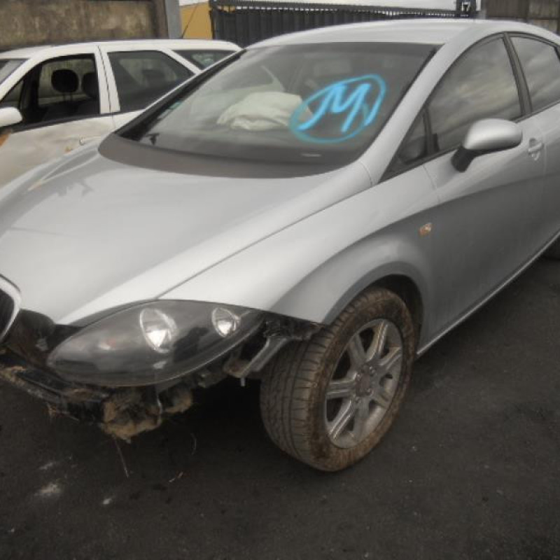 Poignee porte arriere droit SEAT LEON 2 Photo n°4