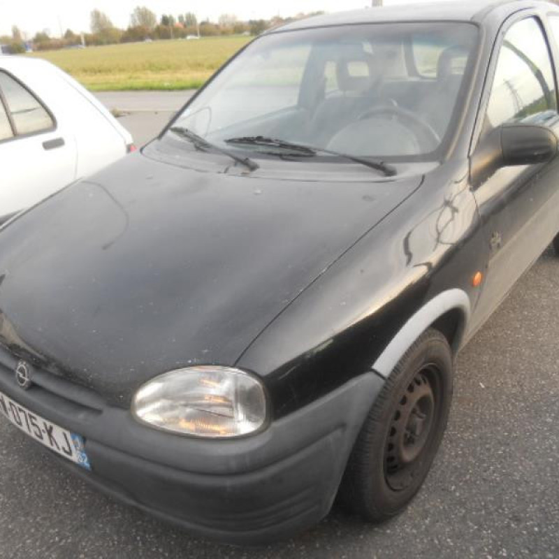 Pare choc arriere OPEL CORSA B Photo n°3