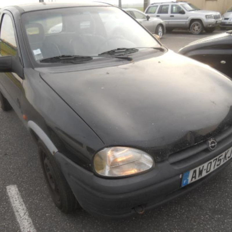 Pare choc arriere OPEL CORSA B Photo n°4