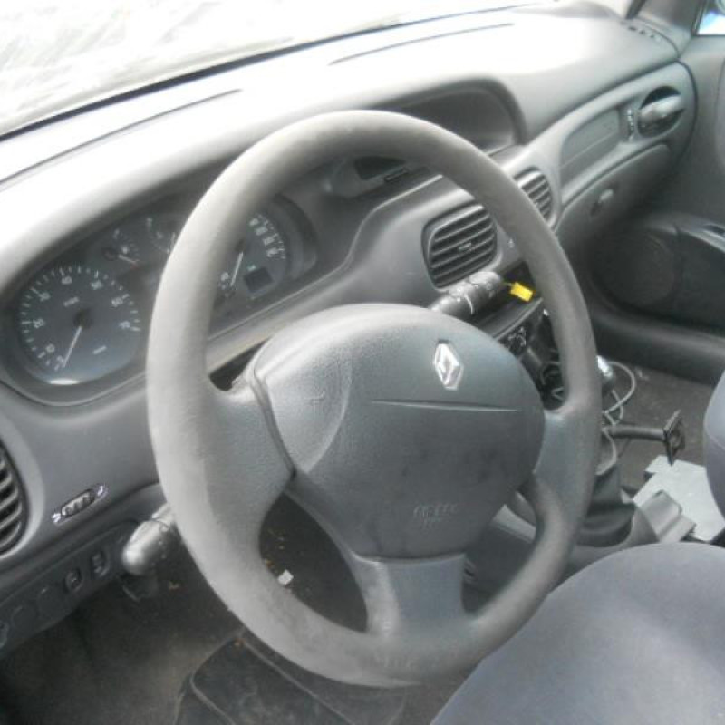 Pare choc arriere RENAULT MEGANE 1 Photo n°6