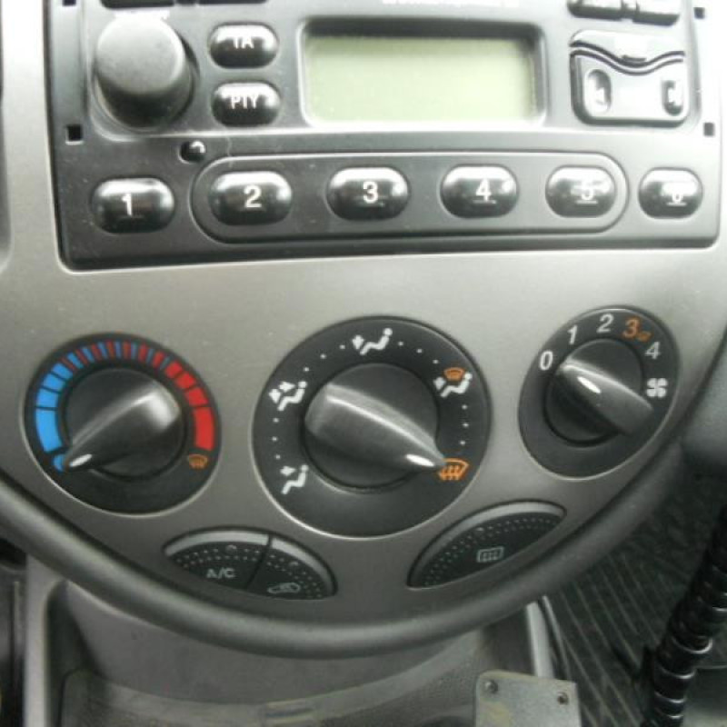 Horloge FORD FOCUS 1 Photo n°9