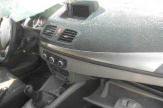 Poignee interieur avant droit RENAULT MEGANE 3