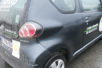 Poignee porte avant gauche TOYOTA AYGO 1