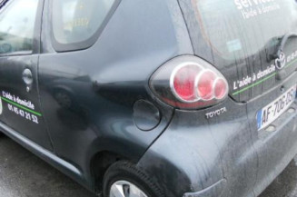 Poignee porte avant gauche TOYOTA AYGO 1