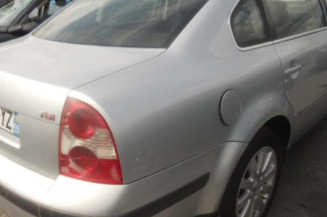 Pare choc arriere VOLKSWAGEN PASSAT 4