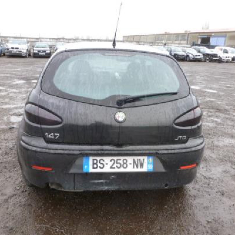 Feu arriere secondaire droit (feux) ALFA ROMEO 147 Photo n°7