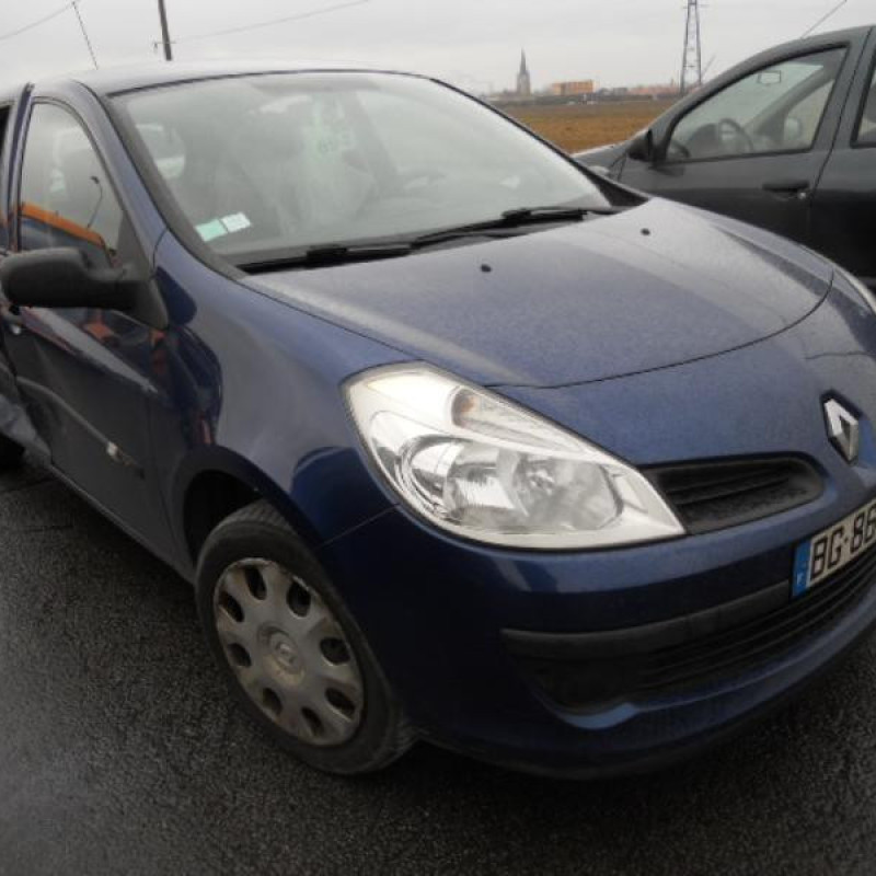 Maitre cylindre (freinage) RENAULT CLIO 3 Photo n°3