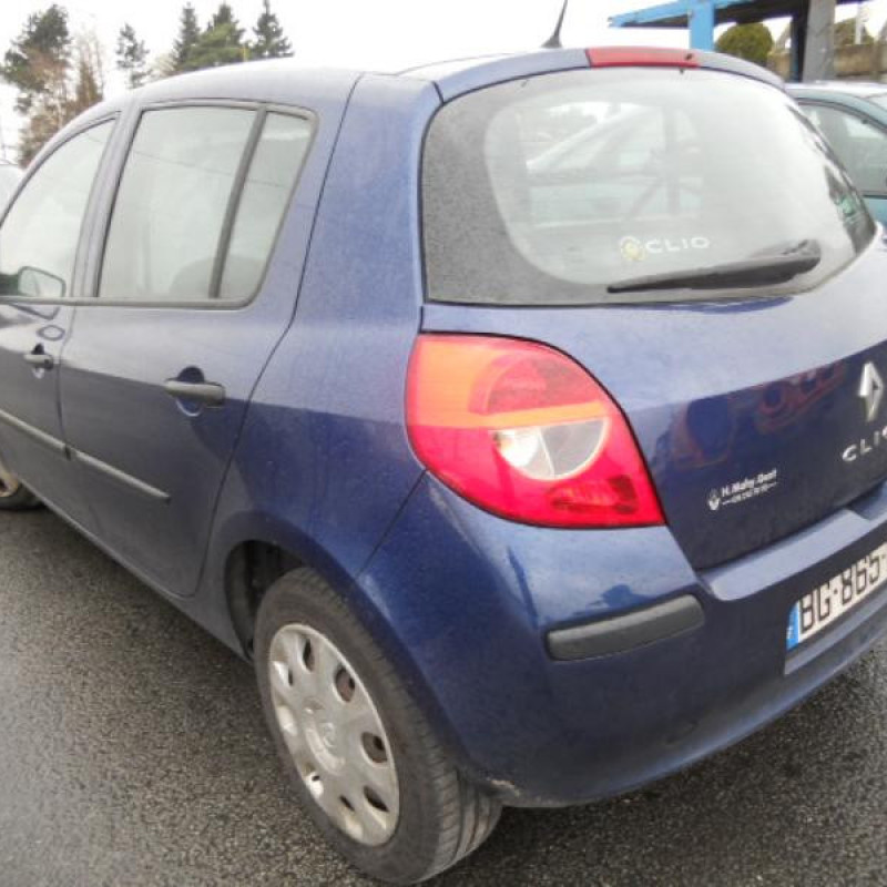 Maitre cylindre (freinage) RENAULT CLIO 3 Photo n°6