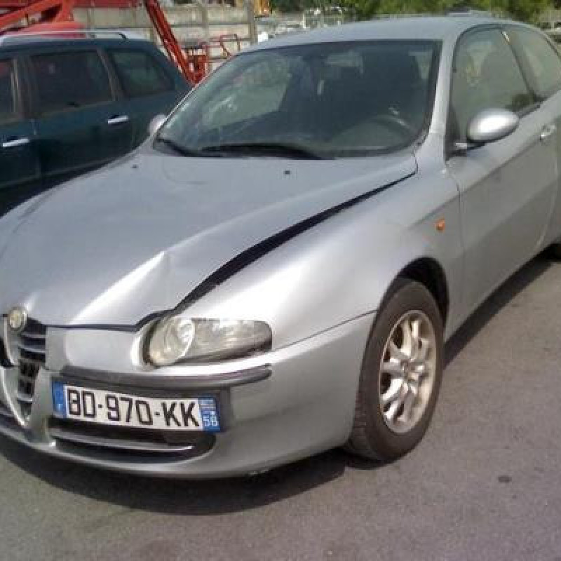 Feu arriere secondaire droit (feux) ALFA ROMEO 147 Photo n°3