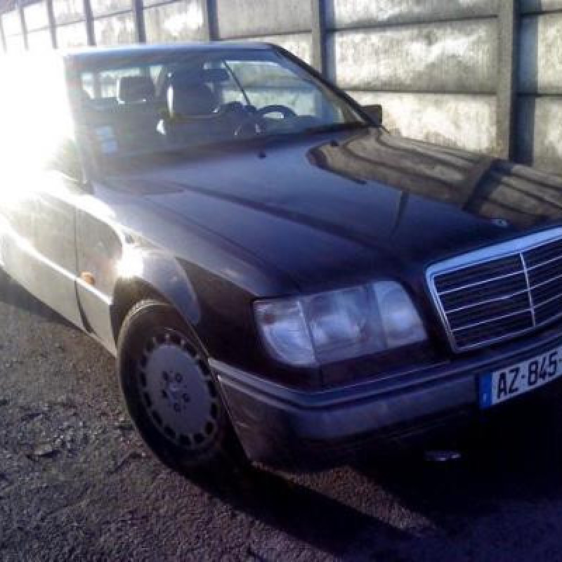 Bouton de coffre MERCEDES CLASSE E 124 Photo n°5