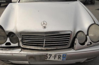 Feu arriere secondaire droit (feux) MERCEDES CLASSE E 210