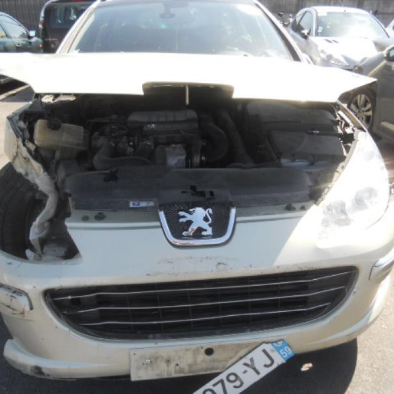 Anti brouillard arriere gauche PEUGEOT 407 Photo n°4