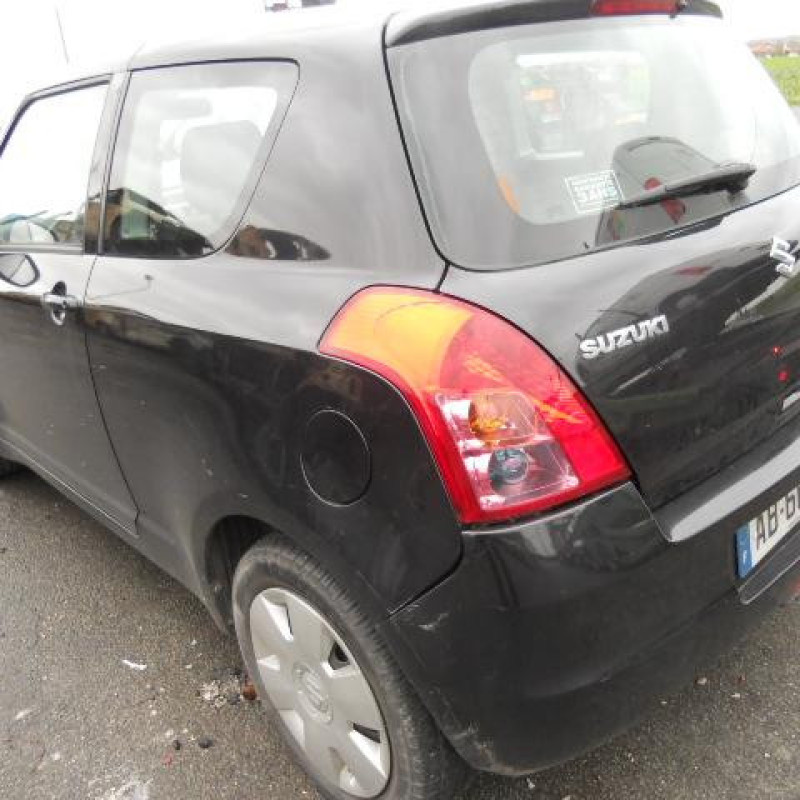 Vitre avant droit SUZUKI SWIFT 3 Photo n°4