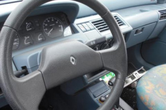 Pompe de direction RENAULT CLIO 1