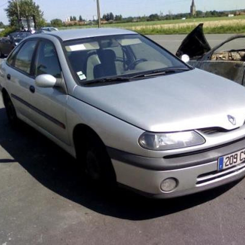 Boitier filtre a air RENAULT LAGUNA 1 Photo n°3