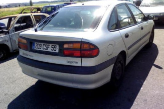 Boitier filtre a air RENAULT LAGUNA 1