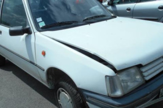 Custode arriere gauche PEUGEOT 205