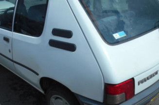 Custode arriere gauche PEUGEOT 205