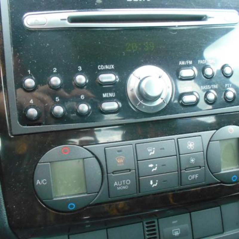 Commande autoradio FORD FOCUS 2 Photo n°10