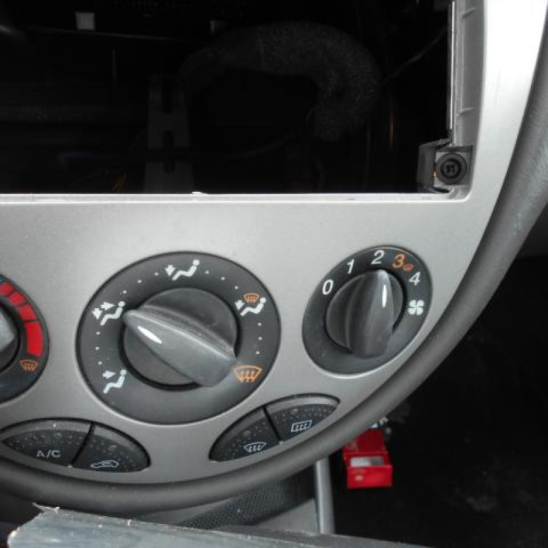 Commande autoradio FORD FOCUS 1 Photo n°10