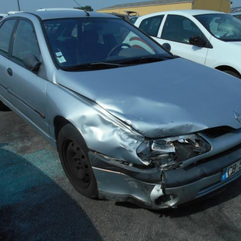 Cric (Ensemble depannage) RENAULT LAGUNA 1 Photo n°3