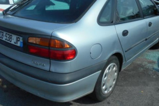 Cric (Ensemble depannage) RENAULT LAGUNA 1