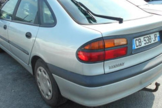 Cric (Ensemble depannage) RENAULT LAGUNA 1