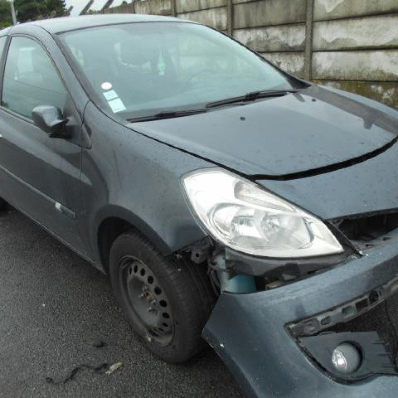 Maitre cylindre (freinage) RENAULT CLIO 3 Photo n°5