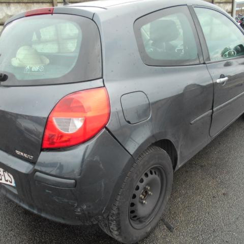 Maitre cylindre (freinage) RENAULT CLIO 3 Photo n°6