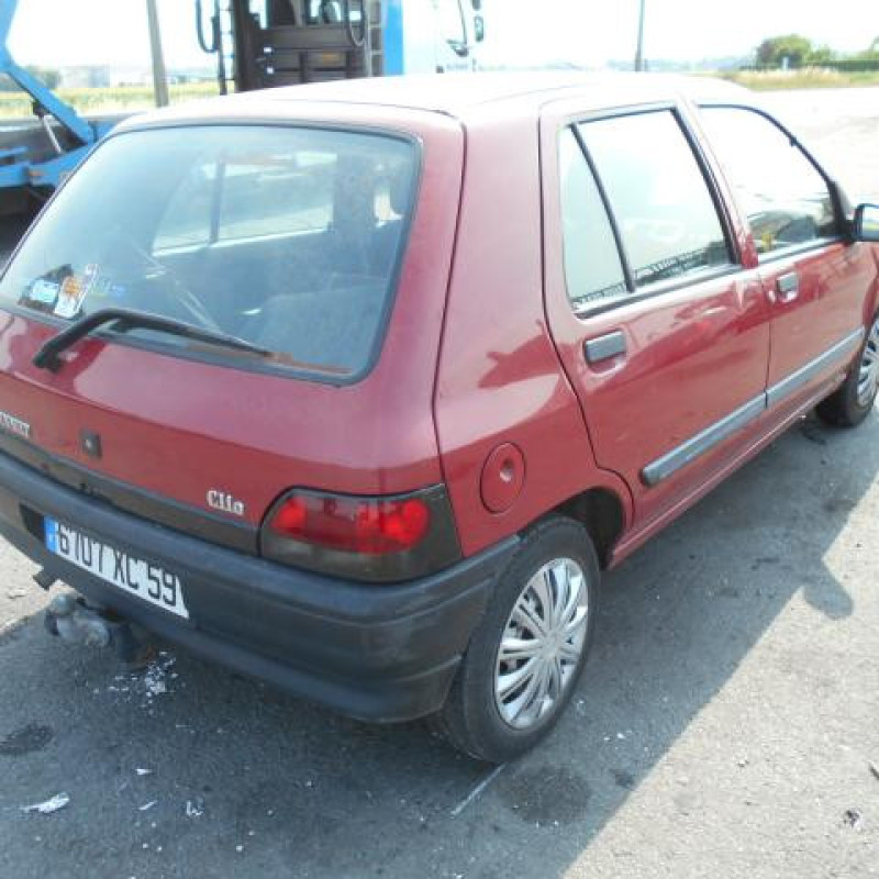 Maitre cylindre (freinage) RENAULT CLIO 1 Photo n°4