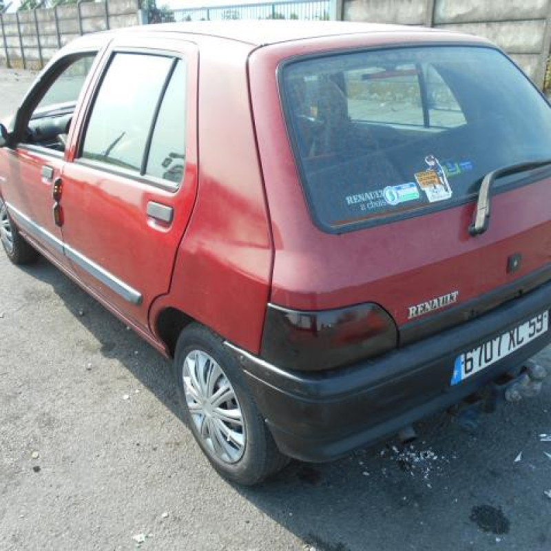 Maitre cylindre (freinage) RENAULT CLIO 1 Photo n°5