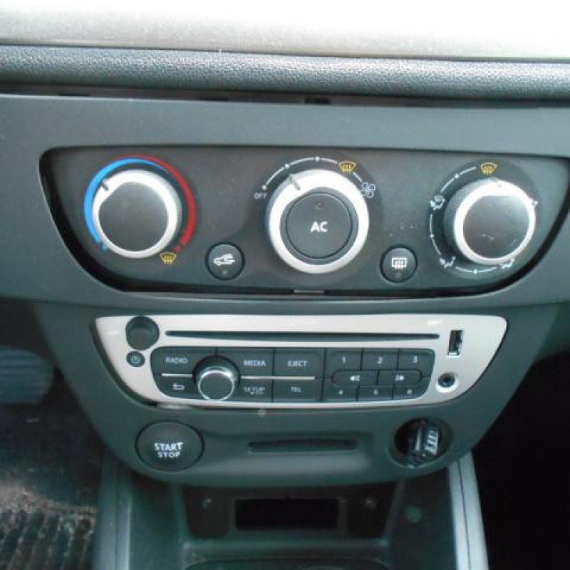 Poignee interieur avant droit RENAULT MEGANE 3 Photo n°8