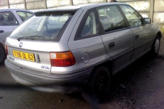 Leve vitre mecanique arriere droit OPEL ASTRA F