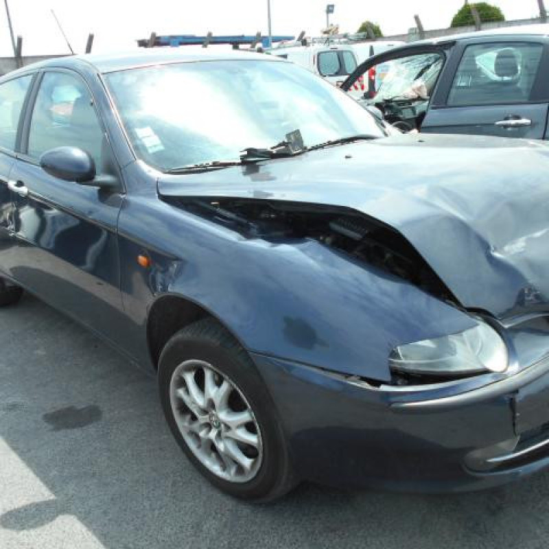 Pare choc arriere ALFA ROMEO 147 Photo n°4